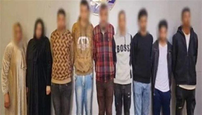 الوصف التفصيلي لمحاكمة مرتكبي إجبار شاب في ميت عاصم بأرتداء بدلة رقص